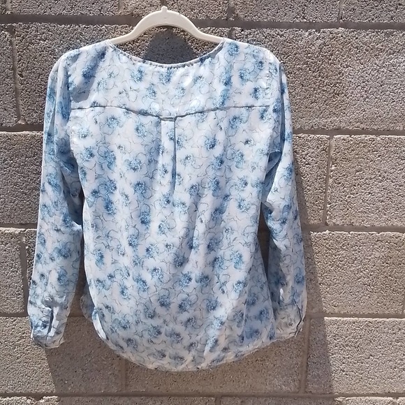 Loft Long Sleeve Blouse Size XSmall in White and Blue w/ Floral Pattern - Picture 2 of 7